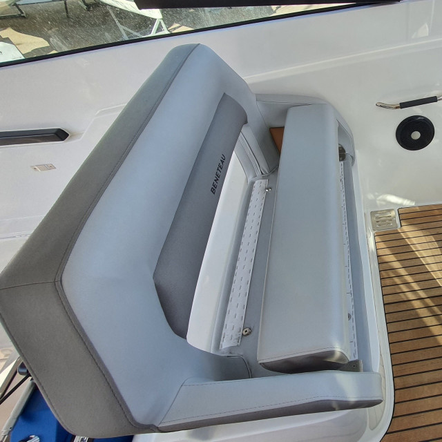 Purchase Pilot seat cover Bénéteau Gran Turismo 32