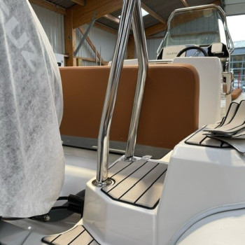 Purchase Zodiac Medline 5.8 Rear Seat Cover