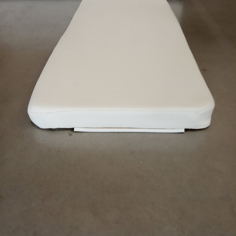 Purchase Pilot bench seat cushion Zodiac Medline 500