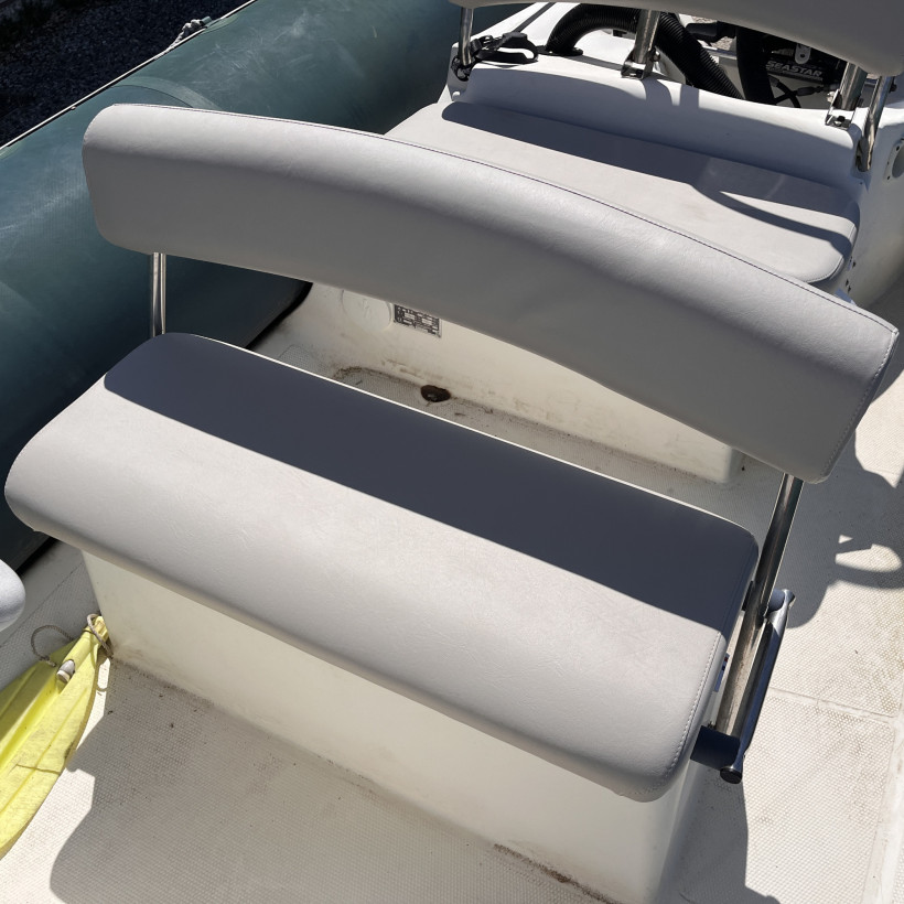 Purchase Pilot seat cushion Bombard Explorer 640