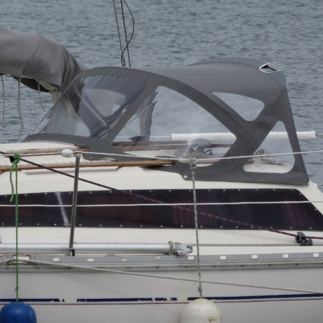 Purchase Spray Hood Jeanneau Arcadia Purchase Spray Hood Jeanneau Arcadia