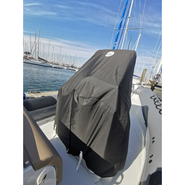 Purchase Pro Marine Manta 795 Console Cover Purchase Pro Marine Manta 795 Console Cover