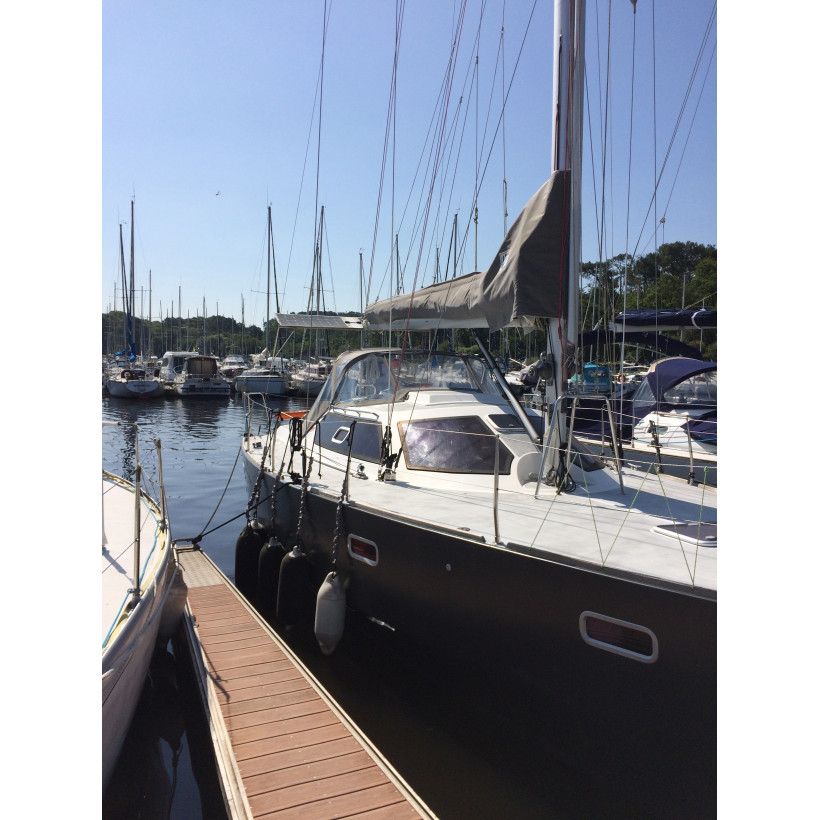 Purchase Hunter 36 flat deck hatch