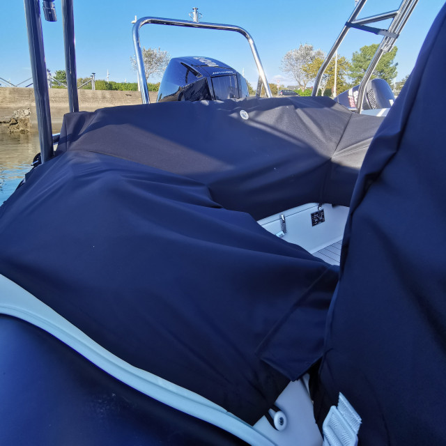 Purchase Zodiac Medline 6.8 Rear Seat Cover